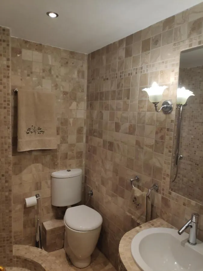 Appartamento British Wood 'N Stone House Salonicco