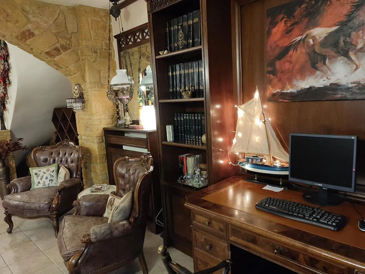 Appartamento British Wood 'N Stone House Salonicco